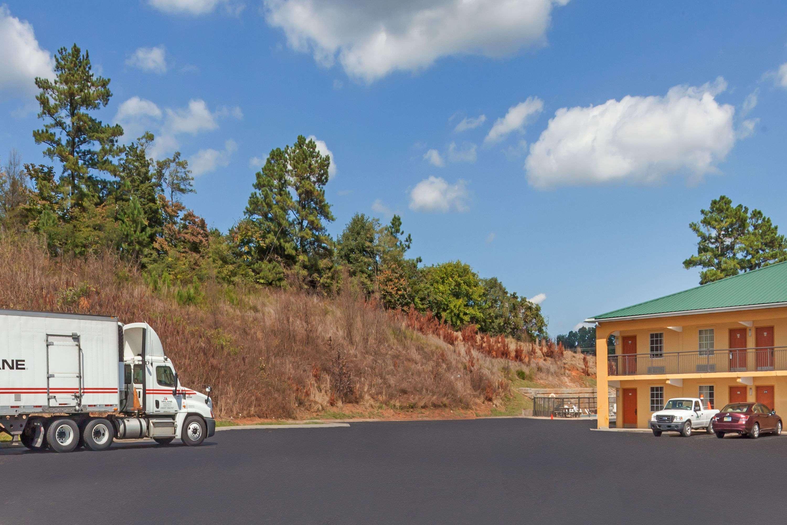 Days Inn By Wyndham Lenoir City Exterior photo